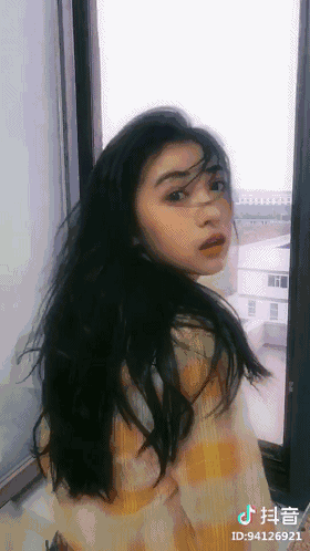 王祖贤从不修眉，邱淑贞最爱大红唇……被火爆抖音复古港风妆惊艳