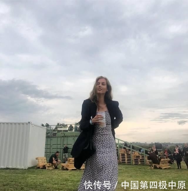  『春天』春天到了，法国女人都在穿什么裙子？