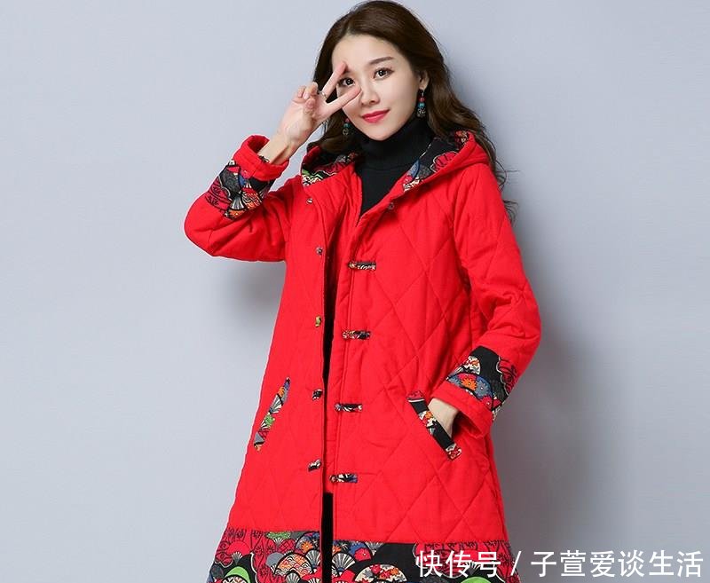  『民族风棉衣』奔四奔五女人别再穿羽绒服了，今年流行中国风棉服，贵气优雅