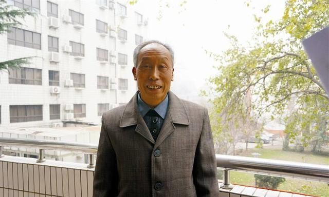 「年后」13岁小学生捡到“玉玺”上交,获20元路费,45年后他怎么样了