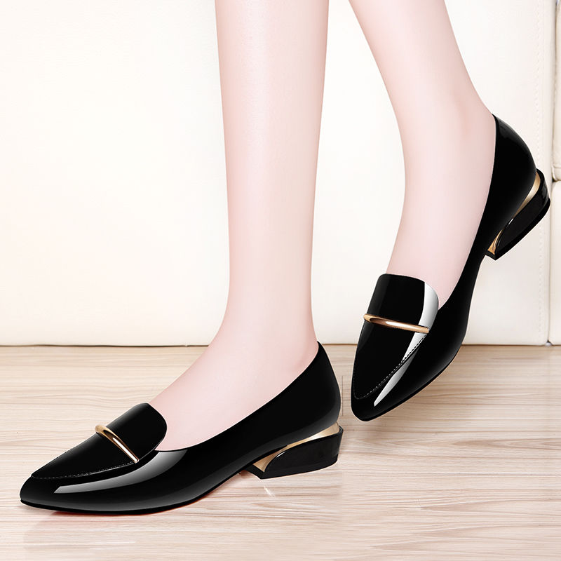 别傻傻穿去年的凉鞋了，今年最流行穿瓢鞋，时髦又好穿