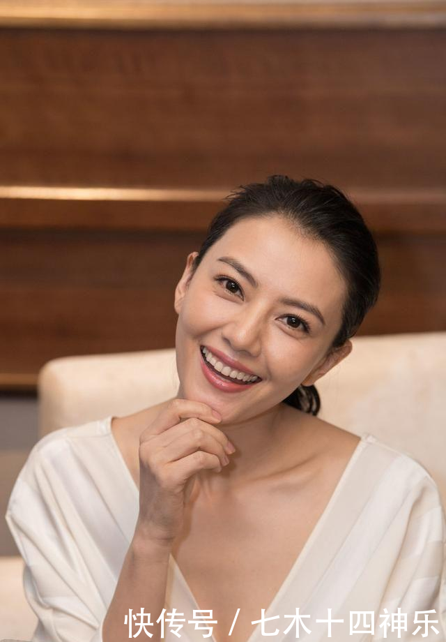 「不用」让鼻子变得干净挺拔的3个简单小动作,不用微整也能变美哦