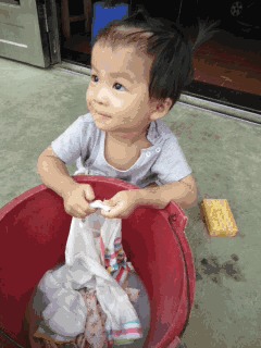 妹子，你这身高要秒杀一切啊，不愧是大长腿，还是别穿高跟鞋