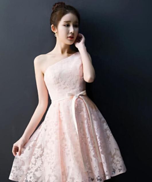 「不少」心理测试:18岁生日,你会穿哪款礼服出场?测身边有多少喜欢你