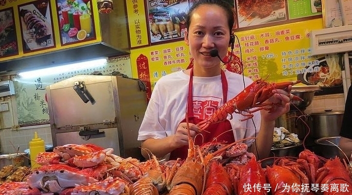 去泰国买2只“椰子蟹”,花了50元,导游让我别买,掰开后打脸了