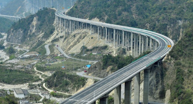 四川开工大工程，332亿元扩建8车道高速，这个县区成最大赢家
