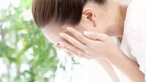 过敏:敏感肌可以喝蜂蜜吗?敏感肌能用蜂蜜洗脸吗?