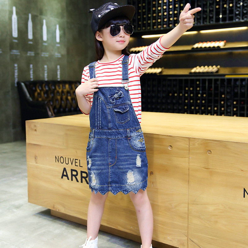 这样的一种魅力呢?清新又高雅,带着知性的气息,这裙子真的美