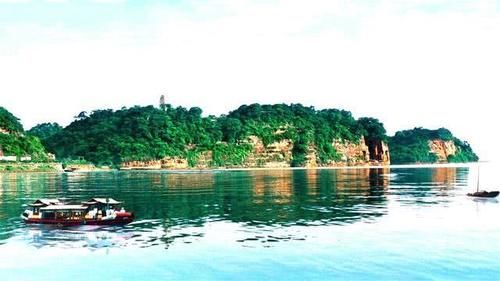 中国“首条”旅游高铁，总体长度632.6公里，耗资780亿