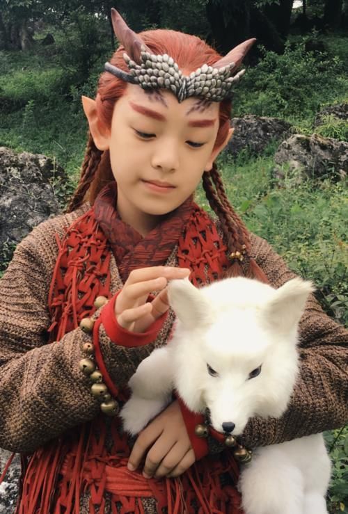 『 黑色的裤子』如今变了样，还记得“撞脸邓伦”的火麒麟吗？15岁身高超180