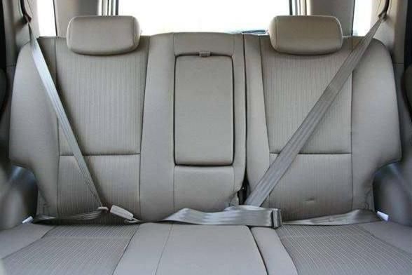  「后排」怒赞！全国多地开始对后排不系安全带进行罚款