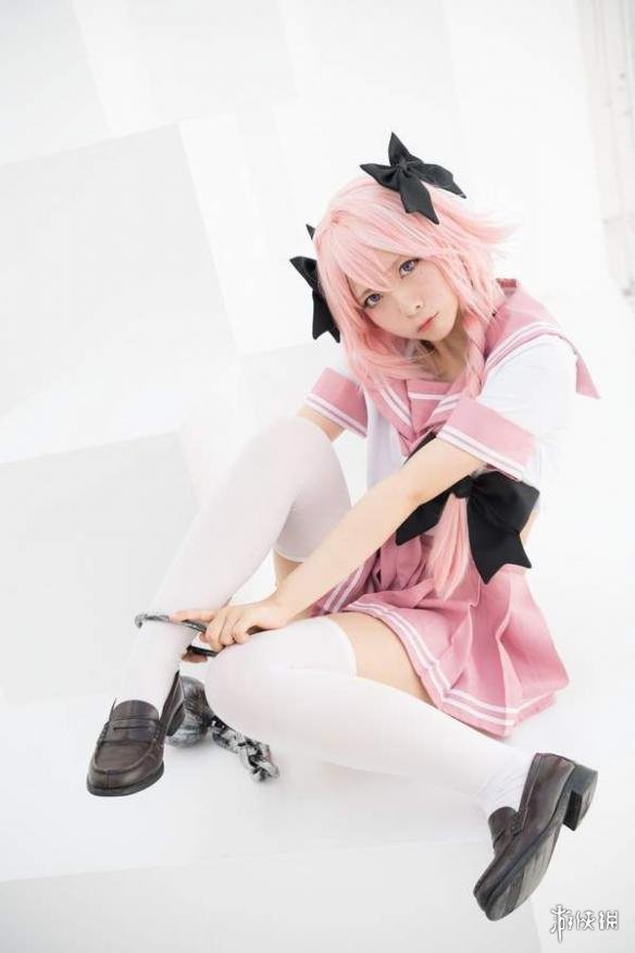 黑丝的诱惑把持不住！超会穿丝袜的樱花妹福利美腿照