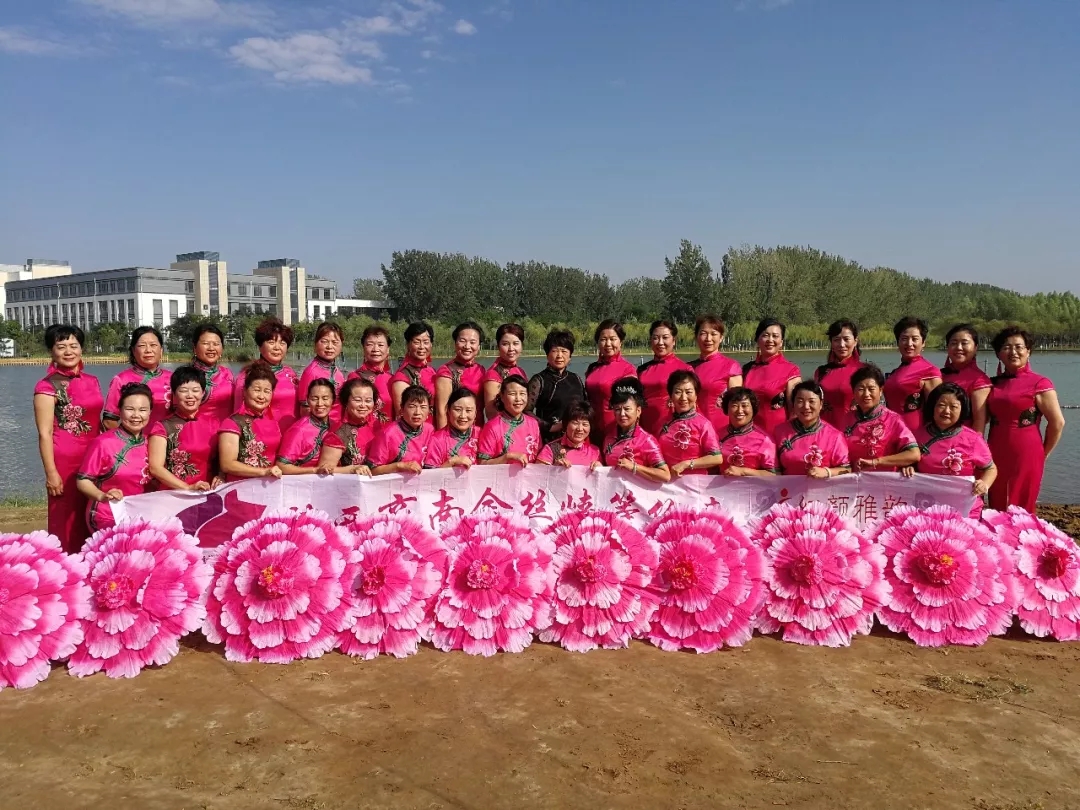 商南县旗袍佳丽赴宁夏参加西北五省旗袍联赛演出归来