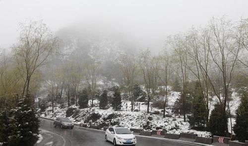  #明年#小寒将至，“小寒不冷大寒冷，大寒不冷倒春寒”，明年有