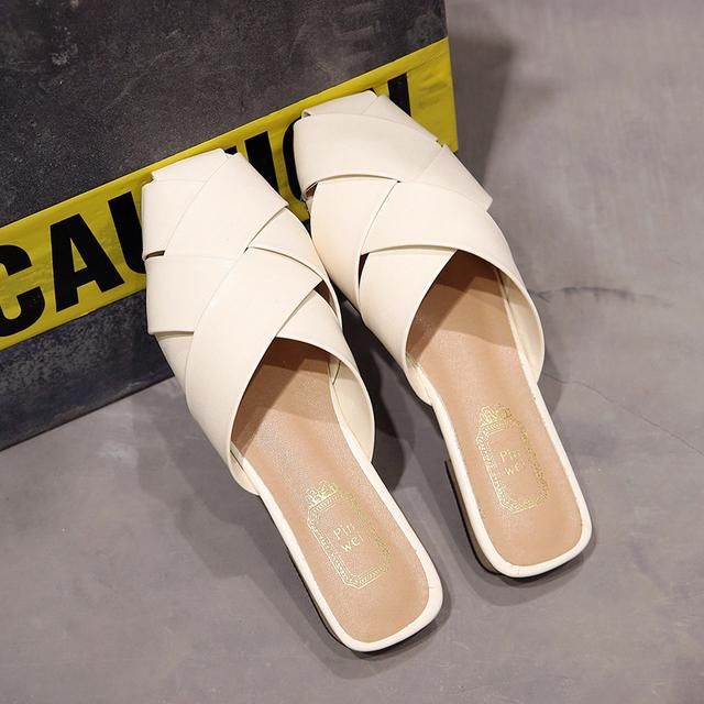 怕热的女人有福了，瞧瞧七月刚推出的“凉凉鞋”，简直跟没穿一样