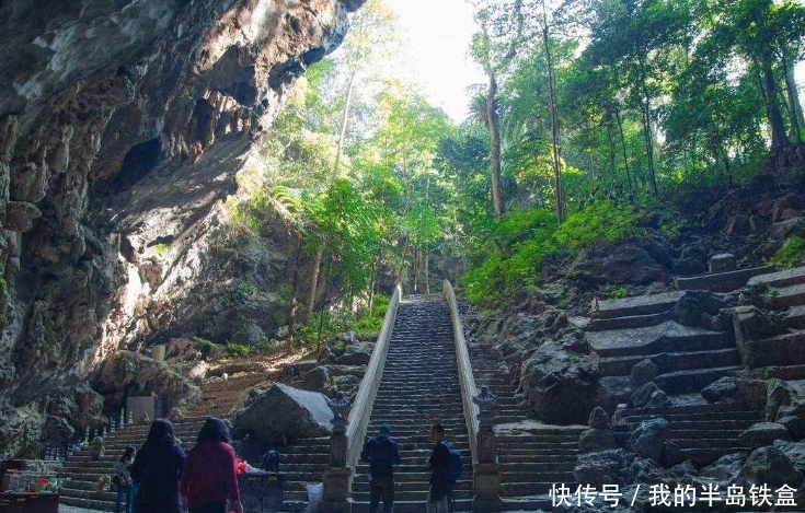 越南最“奇特”的古寺，藏在地下洞穴当中，香客用真钞烧香祈愿