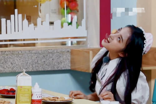 #牛正威#秦牛正威地位不同，别人玩游戏成表情包，后期却专门为她“警告”