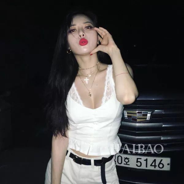 救命｜泫雅的浴缸照撩哭我，瘦还有胸真的太过分啦！