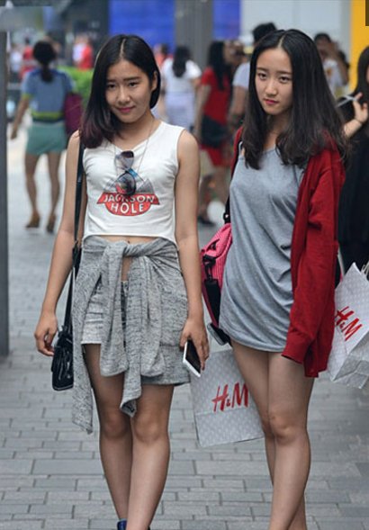 气温飙升，看美女怎么穿，清纯又养眼