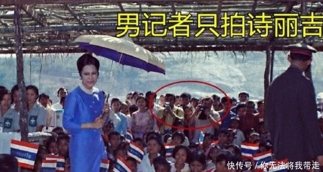 『赫本』诗丽吉撑“小洋伞”漫步,风情卓越比肩赫本,宛如油画美人在世!