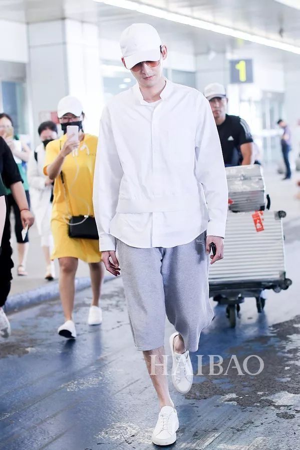 刘诗诗击破离婚传闻!周迅窦靖童这是什么情况?【海报街拍】