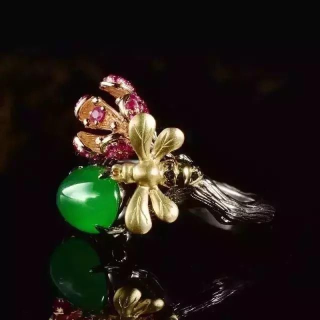 美得无与伦比!有一种美，叫翡翠镶嵌!