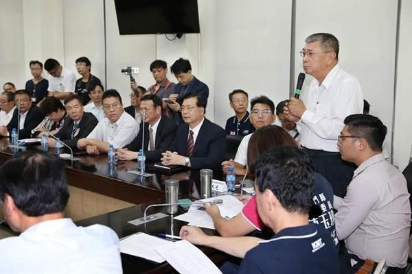 台湾旅游业者不好过 曾铭宗:当局要检讨