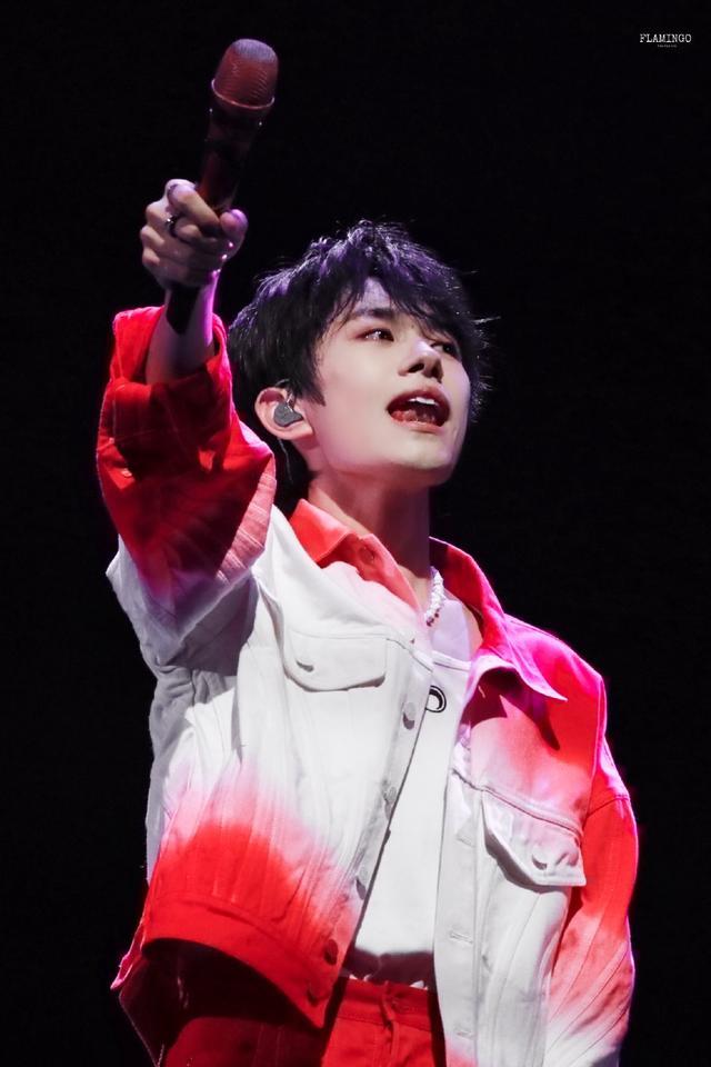 易烊千玺演唱会有多少座位