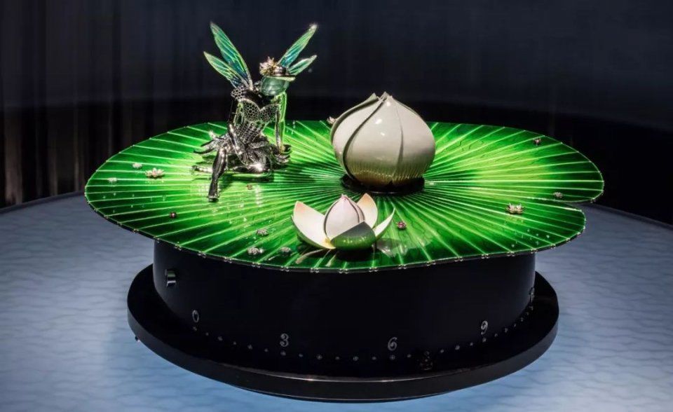 传奇| 八段婚姻和盛世美颜不是重点，她的珠宝才让人大开眼界