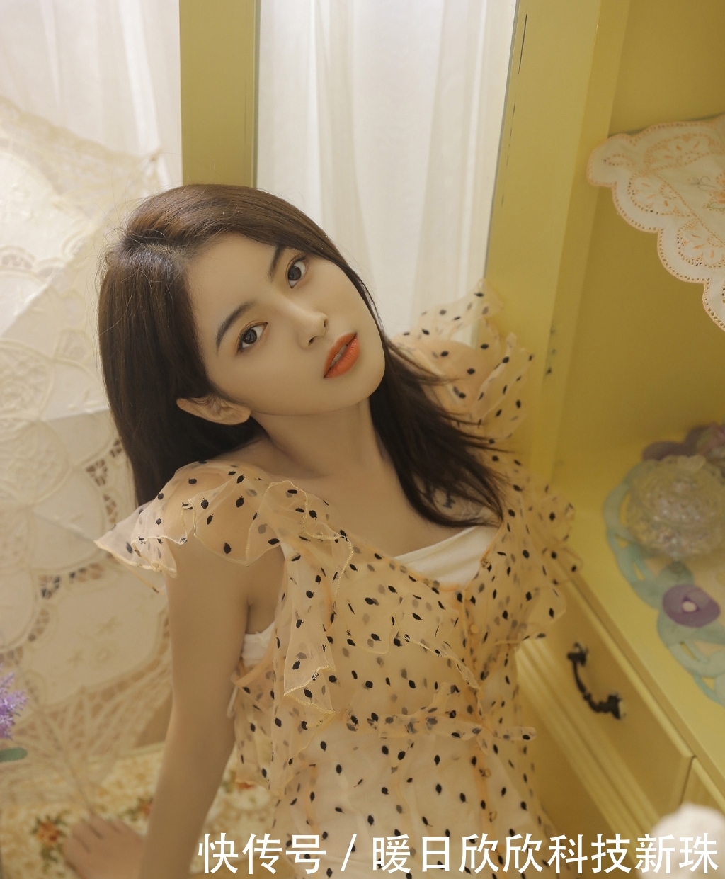  「写真」美女写真：透明纱裙美女白嫩美腿性感写真图片。