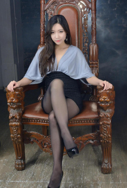 漆墨包臀裙, 时尚的主宰, 美足盛宴！