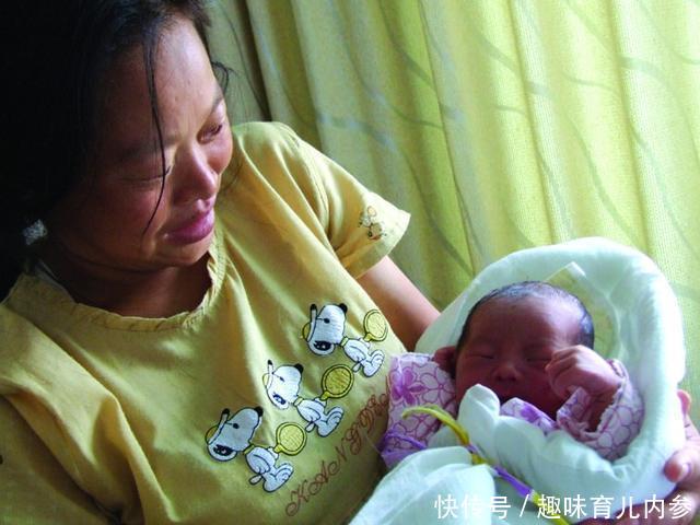 临产前, 孕妇半夜醒来长发被剪了, 坐月子时产妇