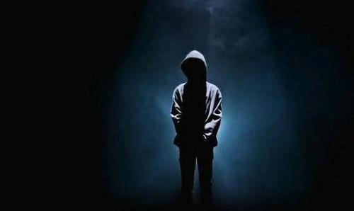 王者荣耀：骚白连续缺席三天直播，谣言四起，真相叫人动容