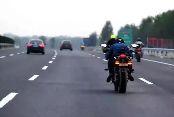  调整：撩新车：高速收费大调整！摩托也能上高速了，9月实施