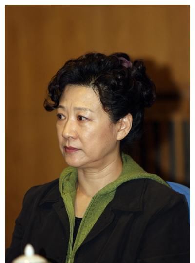 『竟是』70岁老戏骨王馥荔，儿子竟是我们熟悉的他，多次与杨幂合作被捧红