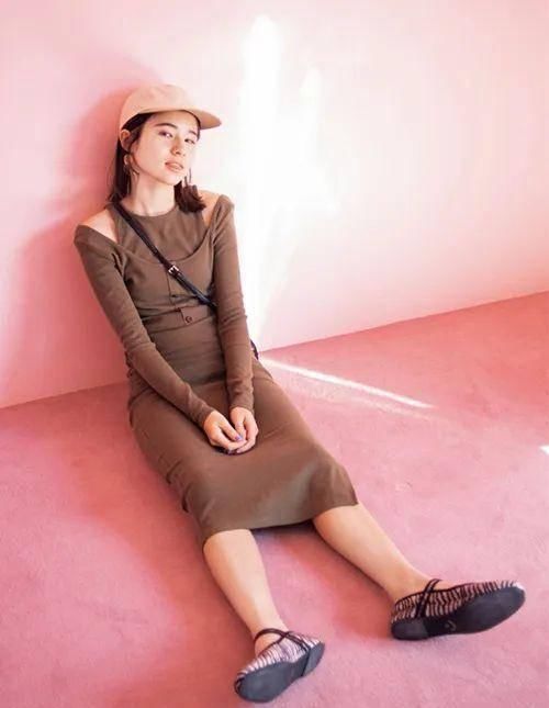  『连衣裙』这几款露肌连衣裙，可爱又好搭