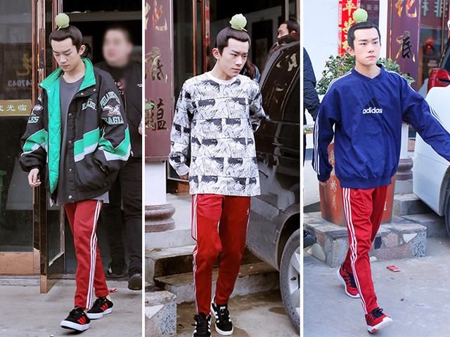 感受一波易烊千玺对红色运动裤的执念，870的价格从冬天穿到夏天