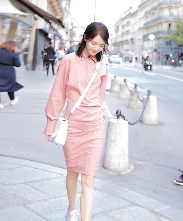  「明明」谁说运动裤不能搭配高跟鞋?!这样明明就很潮