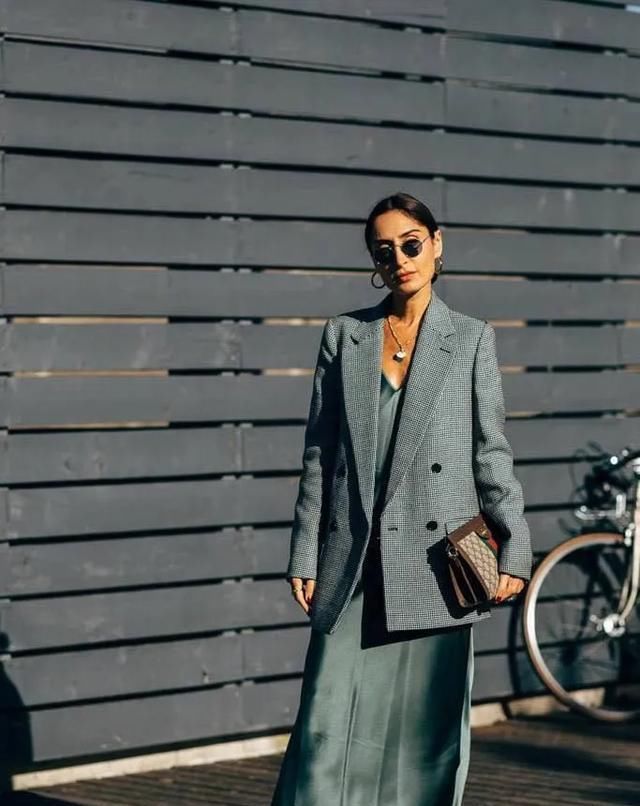  西装外套：胖女孩春季一衣多穿你get到了吗?