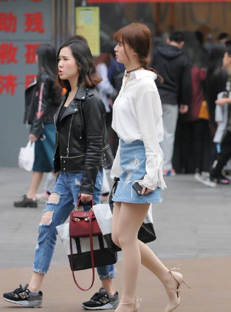  美女：街拍：精致美女翩若惊鸿，甜美温婉的灵动，尽情绽放女神魅力！