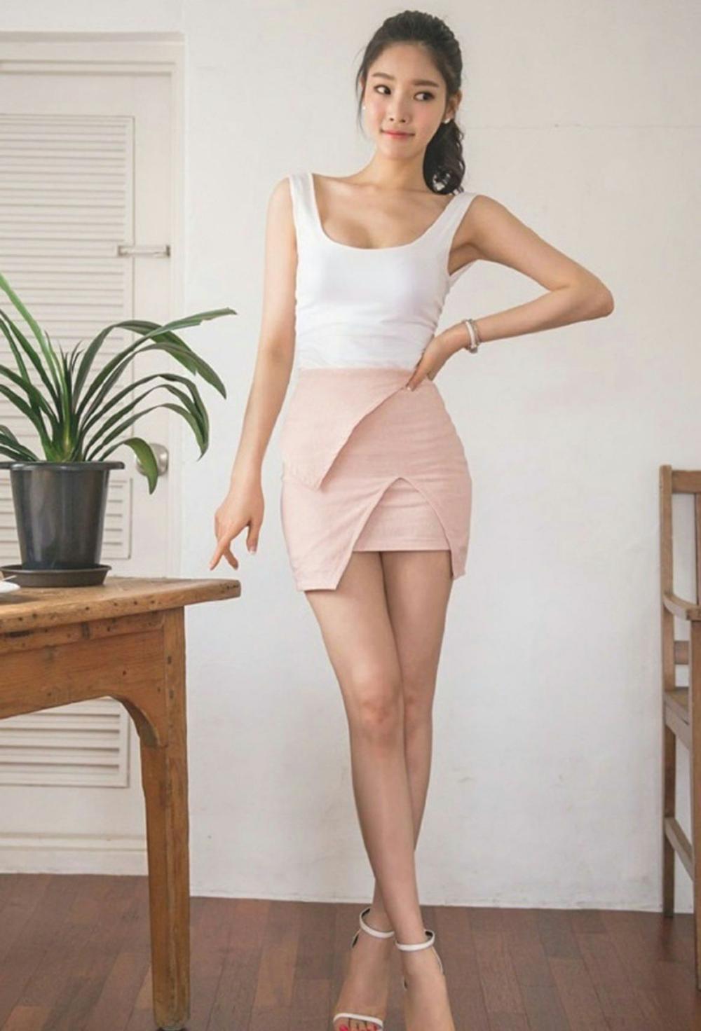 时尚高跟鞋配包臀裙,夏日小清新