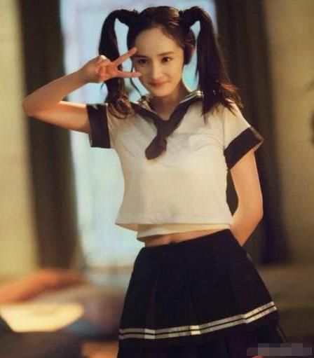 8位扎双马尾的女星，杨幂少女，郑爽清纯，最后一位美成芭比娃娃