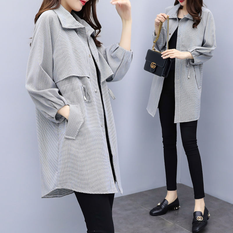 女人过了40岁!这样穿让你回到30岁，白嫩又显瘦，人见人夸