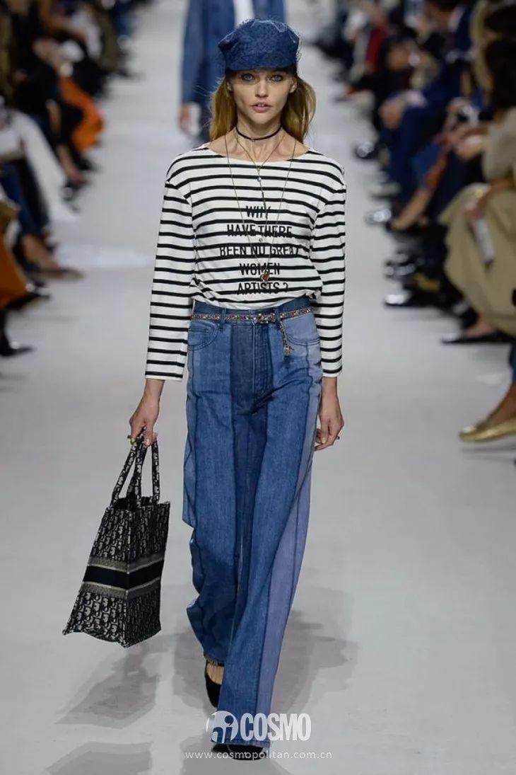 海魂衫要配上白牛仔才最有颜