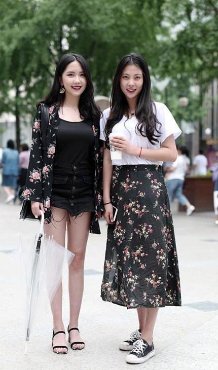 街拍,靓丽小姐姐长相清纯,穿着飘逸而清凉,路人移不开眼球!