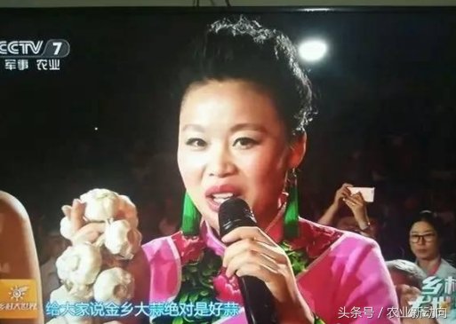 草帽姐终于忍无可忍了，澄清炫富的理由，网友:骗人当然心累了