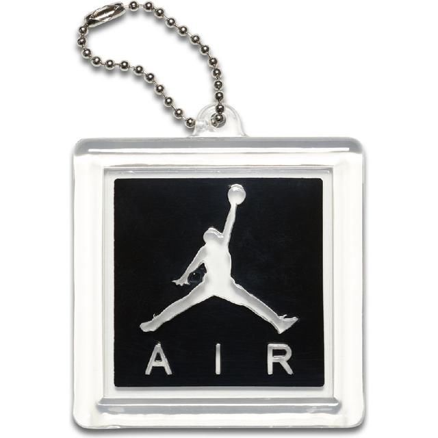 苦苦等了快半年！编织 AJ3 Flyknit 下月正式发售