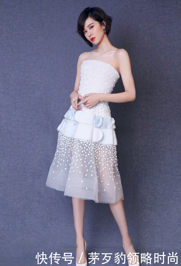 她的曾被爸爸骂到痛哭,上节目虚报年龄被识破,34岁穿搭很少女!!