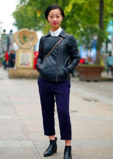 不已:街拍:气质满分的小美女,仙女般的气质,令人羡慕不已