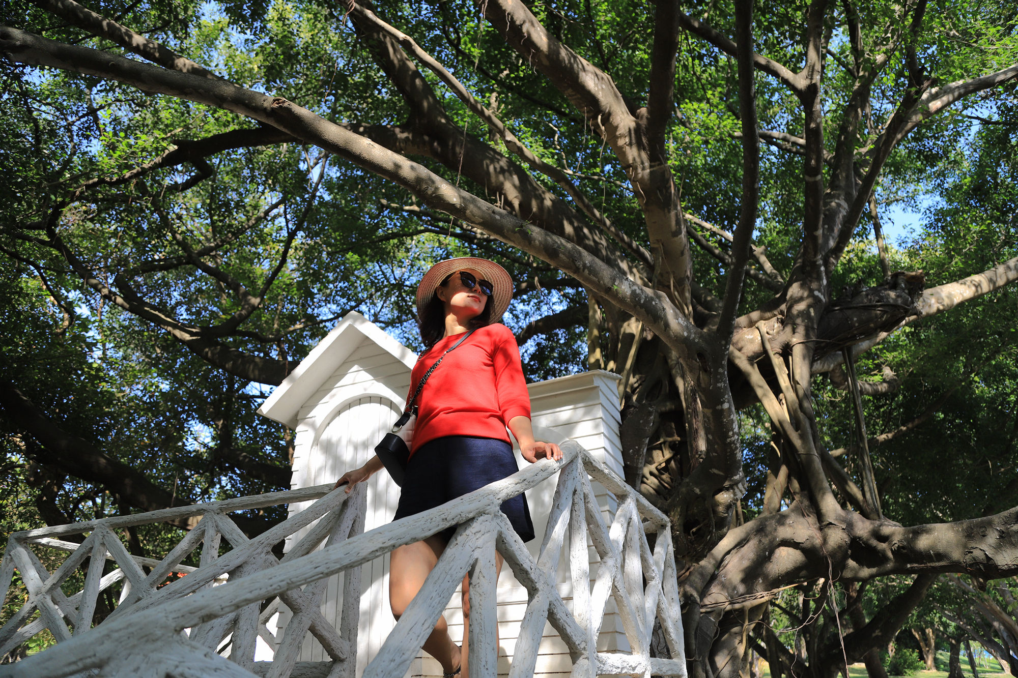 【遇上一座城】请到天涯海角来，一起去看比基尼大长腿的三亚微游